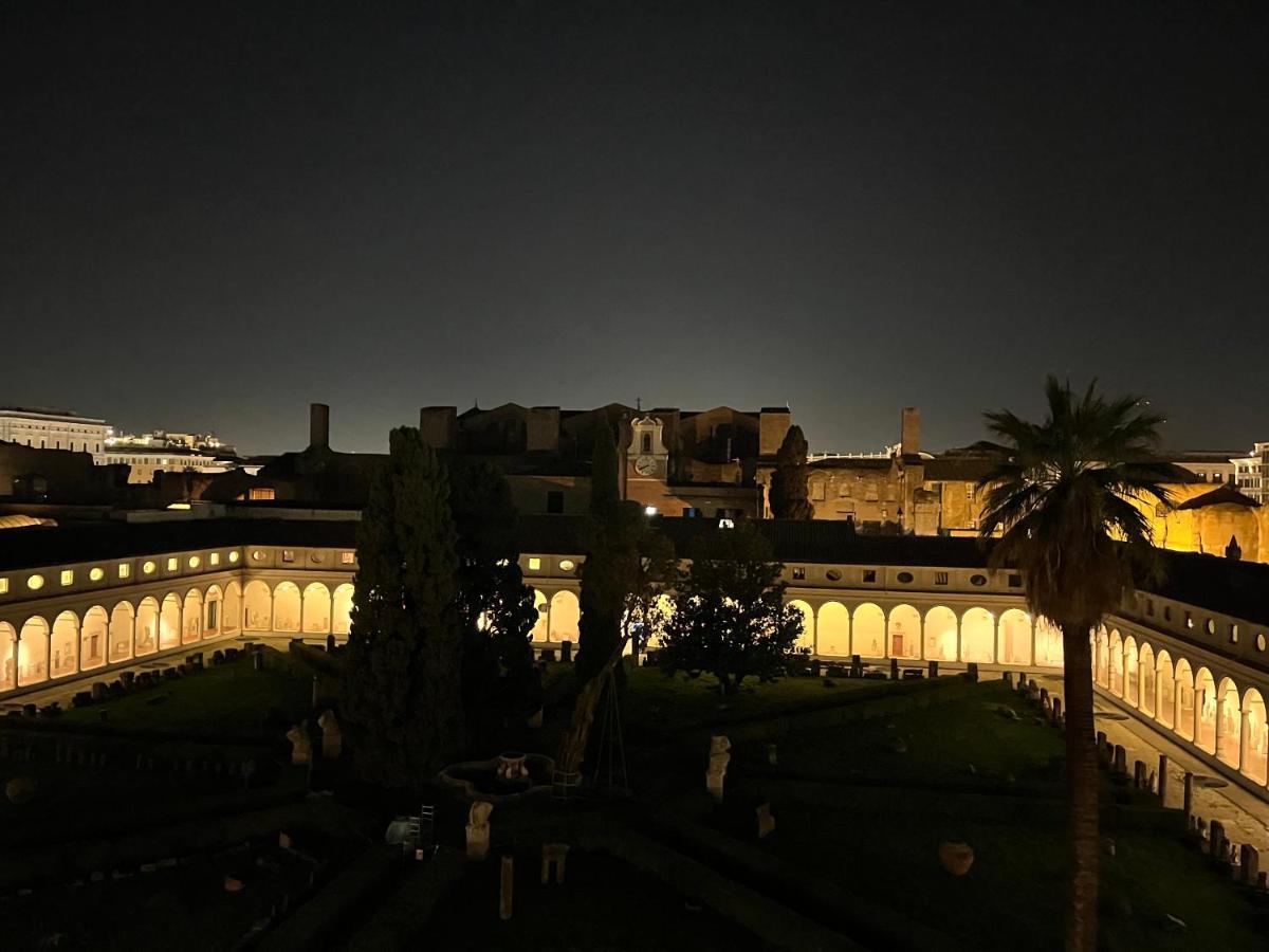Camera X2 Con Splendida Vista Sulle Terme Di Diocleziano E Sul Chiostro Di Michelangelo Рим Экстерьер фото