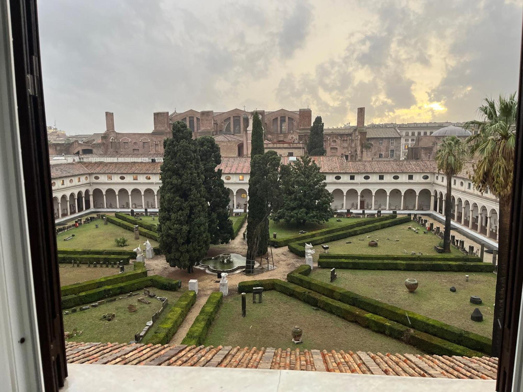 Camera X2 Con Splendida Vista Sulle Terme Di Diocleziano E Sul Chiostro Di Michelangelo Рим Экстерьер фото