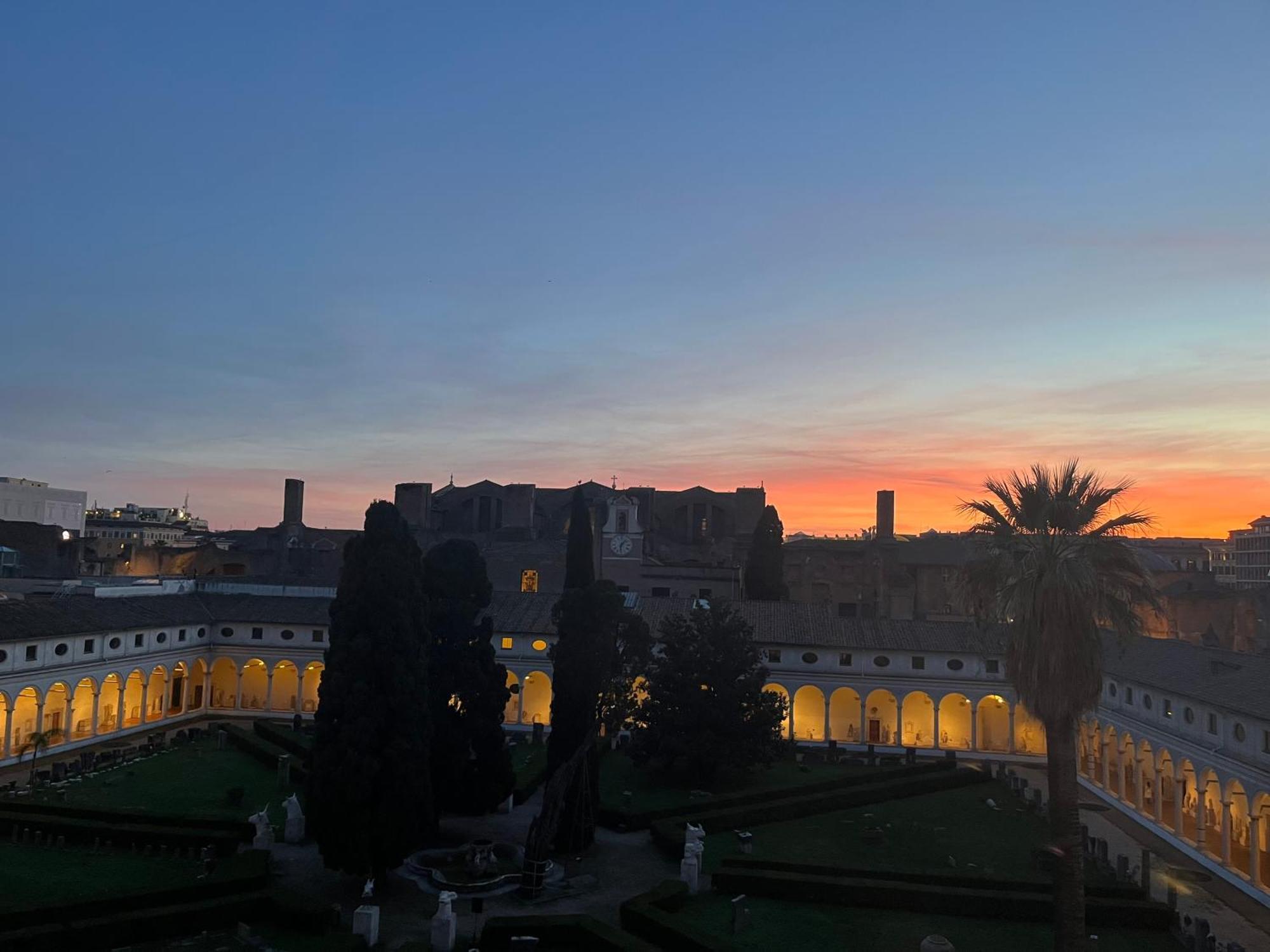 Camera X2 Con Splendida Vista Sulle Terme Di Diocleziano E Sul Chiostro Di Michelangelo Рим Экстерьер фото